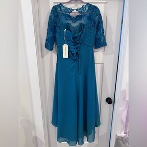 NWT Elegant Teal Lace Evening Dress